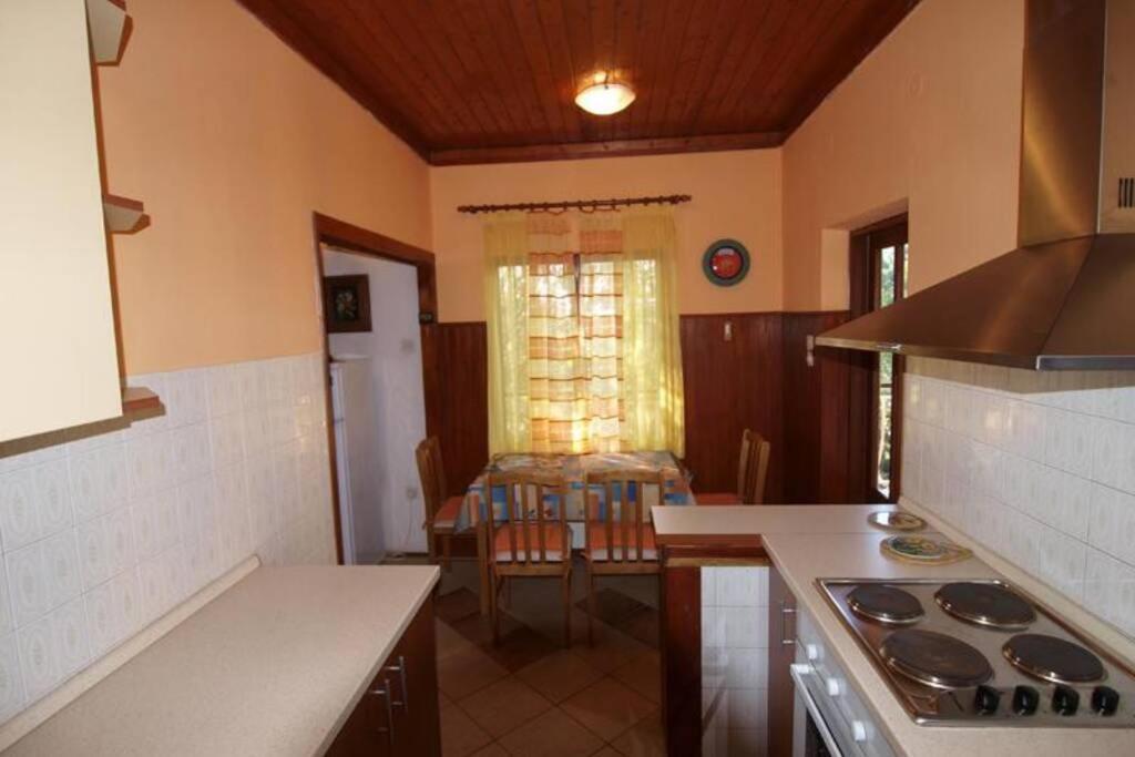 Apartment Sanja Near The Sea, Spacious And Green :) Pula Exterior foto