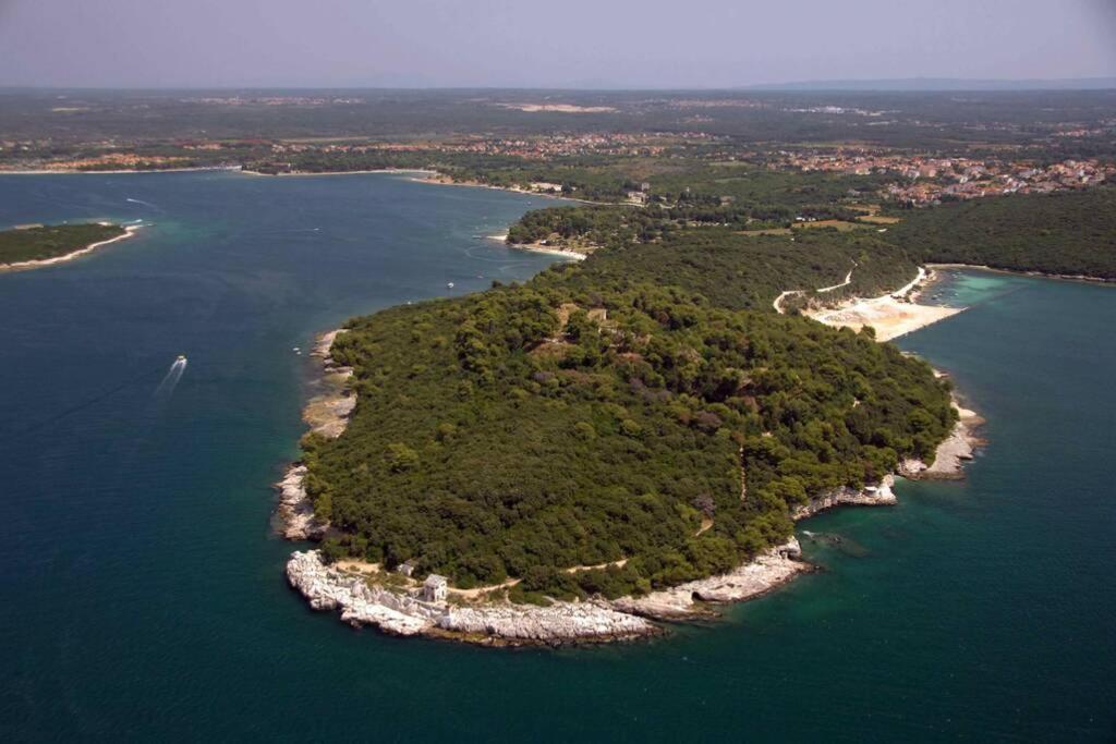 Apartment Sanja Near The Sea, Spacious And Green :) Pula Exterior foto