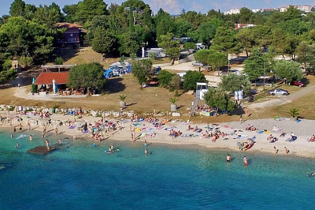 Apartment Sanja Near The Sea, Spacious And Green :) Pula Exterior foto
